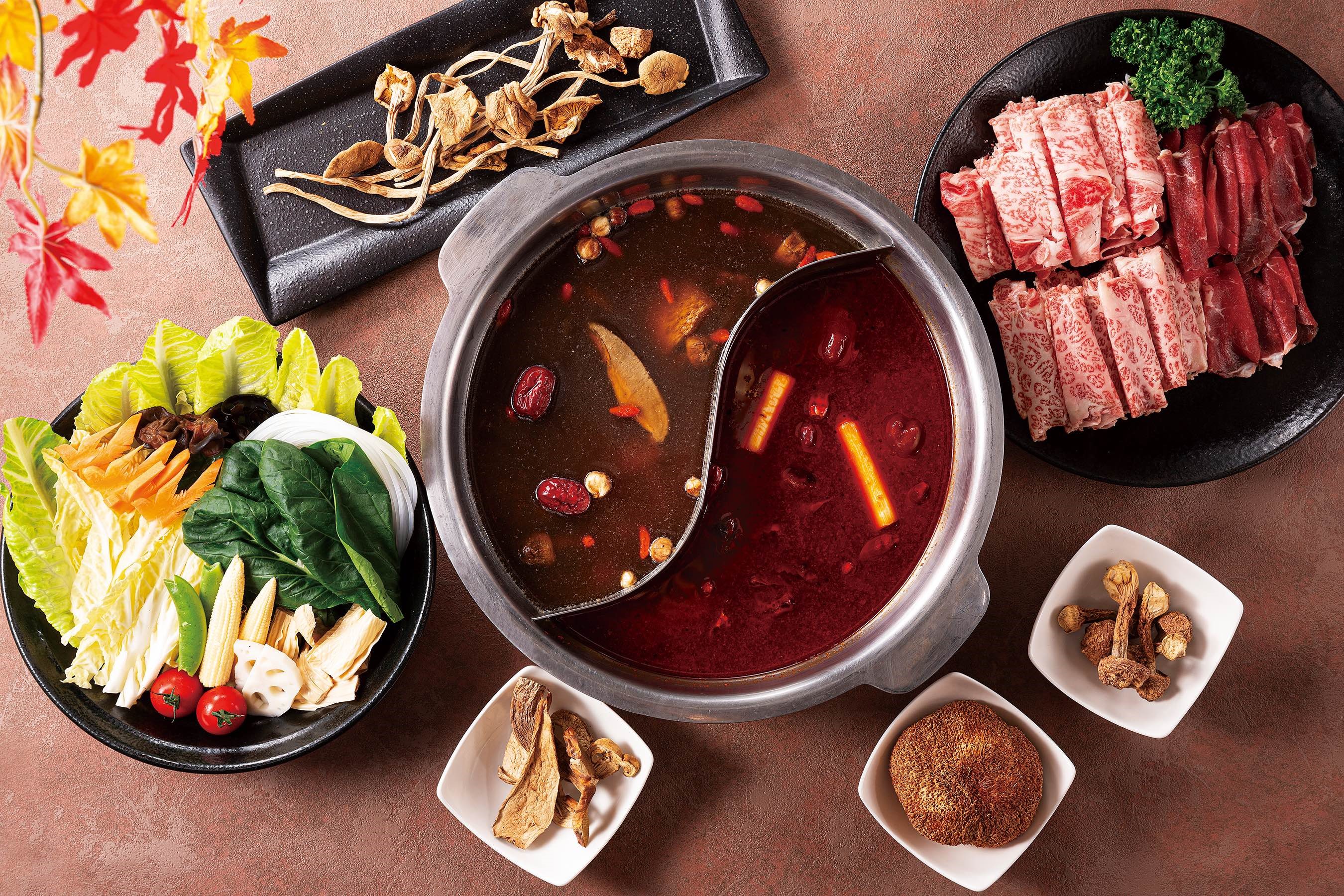 重慶飯店本館 火鍋に秋限定「特製きのこスープ」が登場