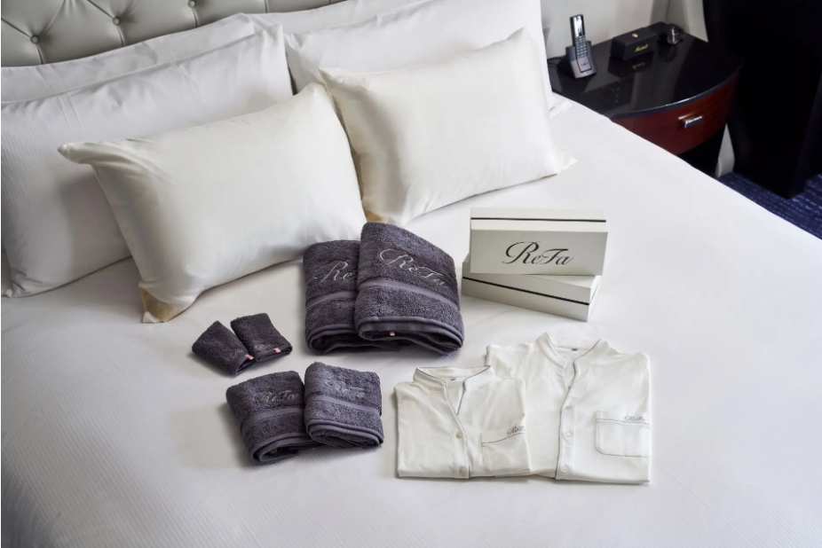 ヒルトン横浜 「ReFa VITALWEAR」および「ReFa LINEN」とコラボレーションした限定宿泊プラン