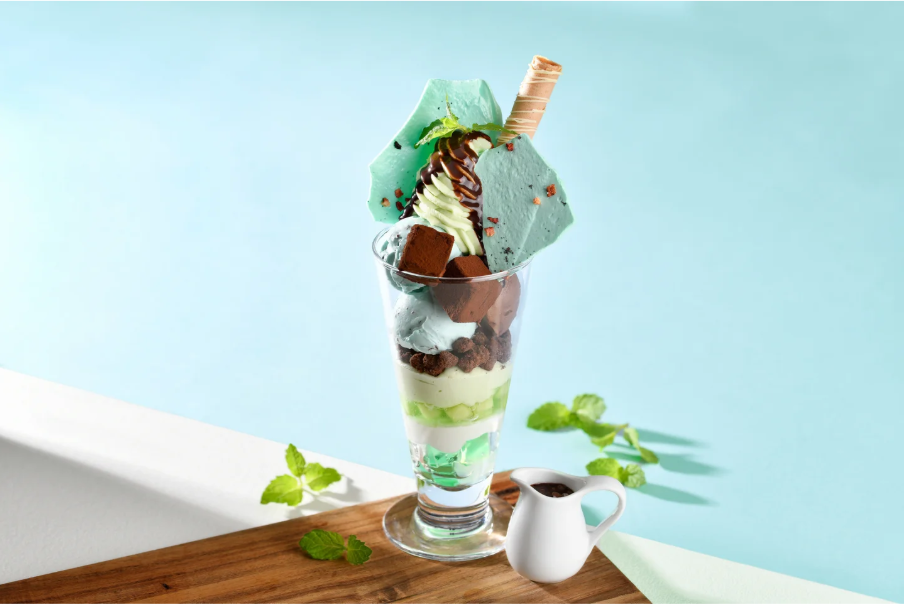 ホテルニューグランド「チョコミントパフェ」