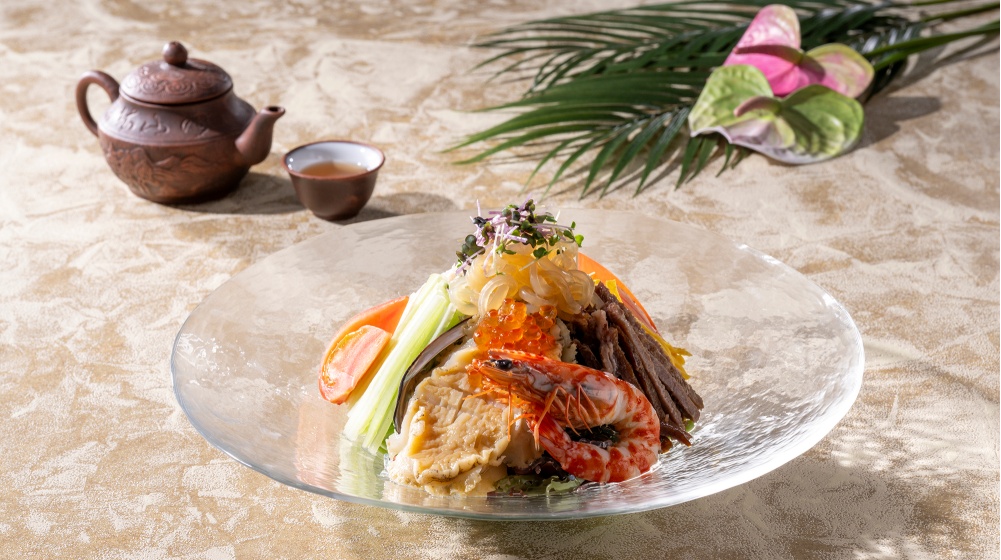 ヨコハマ グランド インターコンチネンタル ホテル 夏季限定「特選海鮮盛り 冷やし翡翠麺」