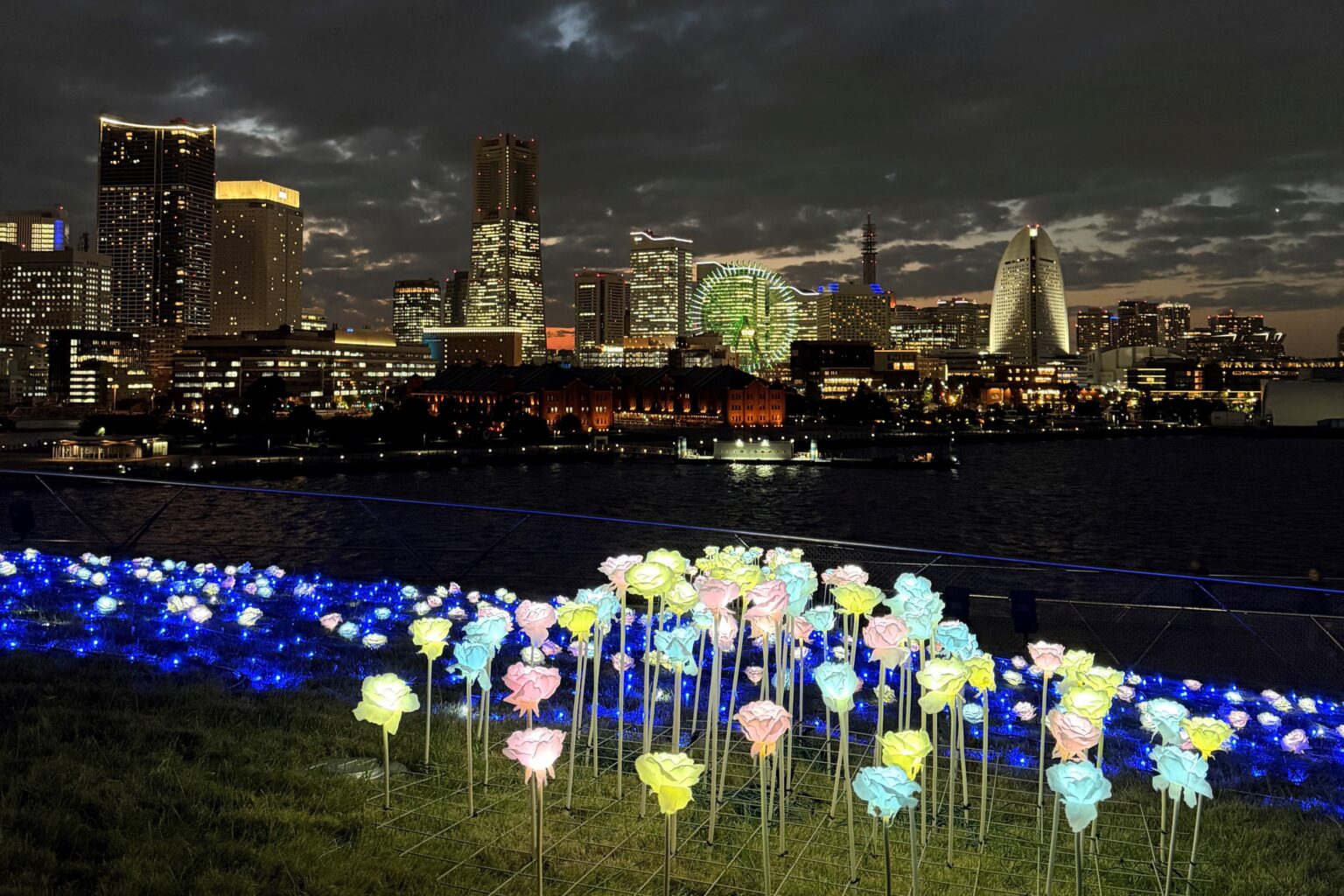 横浜港フォトジェニックイルミネーション2025