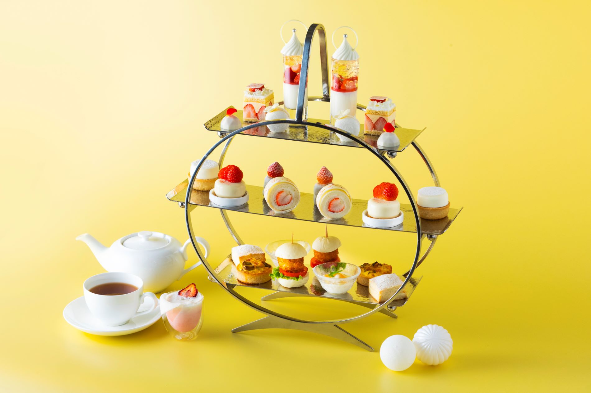 【The Union Bar & Lounge ザ・ユニオンバー&ラウンジ】ホワイトストロベリー・ アフタヌーンティー