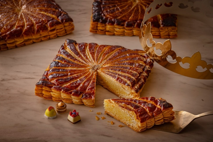 横浜ベイシェラトン ホテル&タワーズ ペストリーシェフ佐藤浩一氏就任後初の「ガレットデロワ」