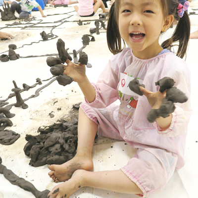子どものためのアトリエ講座 ハマキッズ・アートクラブ2019「土粘土であそぼう」