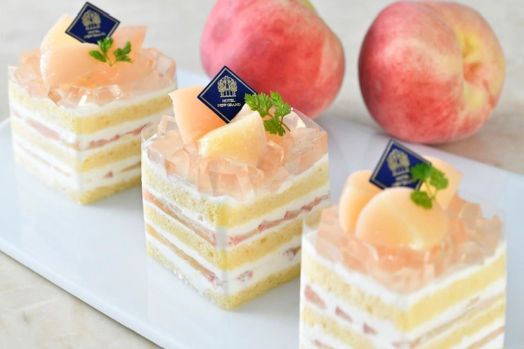 桃のプレミアム ショートケーキ